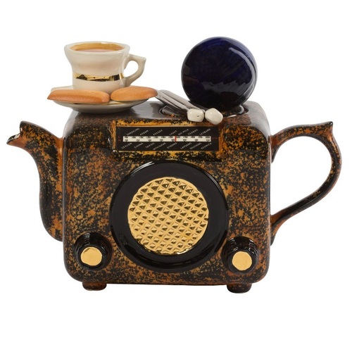 Radio Teapot Brown Medium